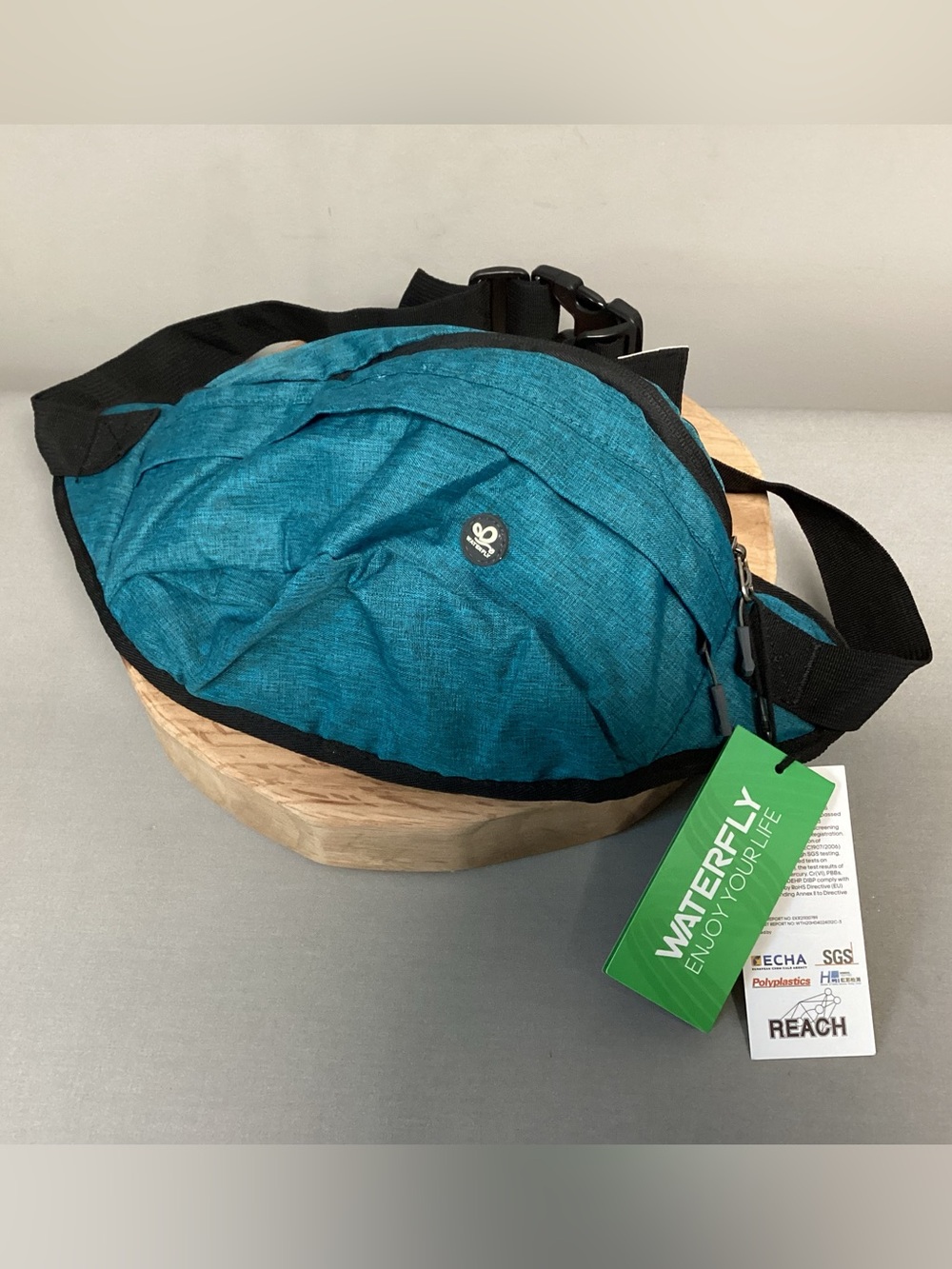 🔵 NWT - Waterfly Hiking Fanny Pack in a Teal Blue Color - Adjustable Straps - Picture 2 of 14